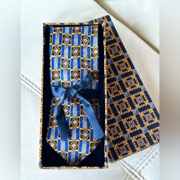 Ermnenegildo Zegna Silk Tie - Picture 1 of 7